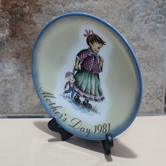 Schmid Hummel Mothers Day 1981 Playtime Decorative Wall Hanging Plate - Picture 9 of 11